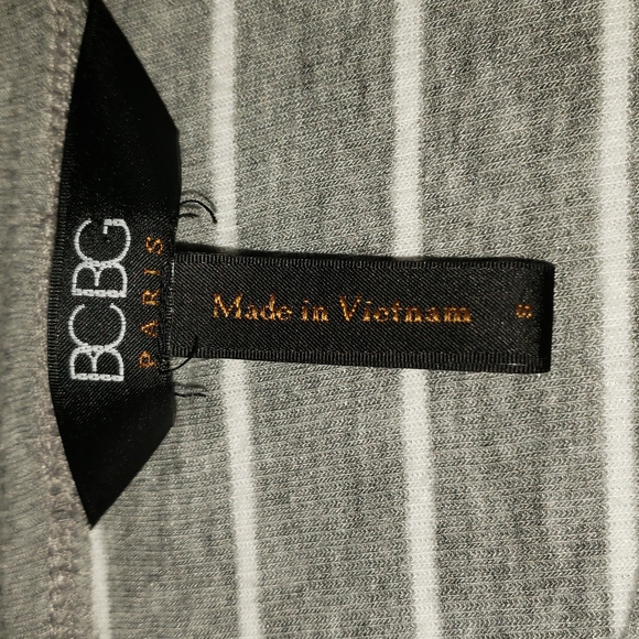 BCBG long Sleeve Gray and White Striped Top. Size Small. - Picture 2 of 6